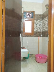Common Bathroom Image of 1100 Sq.ft 3 BHK Builder Floor for sale in Hari Nagar New Delhi for Rs. 9000000