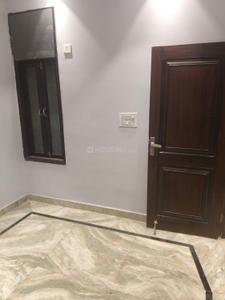 Bedroom Image of 900 Sq.ft 2 BHK Builder Floor for rent in Mansarover Garden New Delhi for Rs. 35000