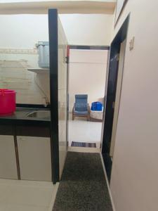 Kitchen Image of 600 Sq.ft 1 BHK Apartment / Flat for rent in Colaba Mumbai for Rs. 80001