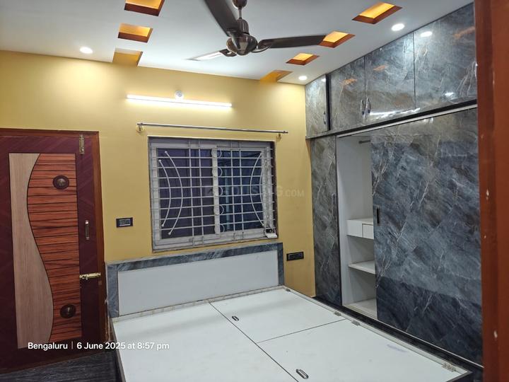 Duplex house near white filed railway station Bedroom 1