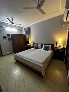 Bedroom Image of 1750 Sq.ft 3 BHK Apartment / Flat for sale in Varun Apartments, Sector 62 Noida for Rs. 22000000
