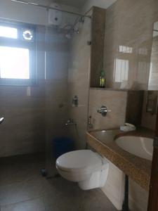Common Bathroom Image of 1000 Sq.ft 2 BHK Apartment / Flat for sale in Amanora Adreno Towers, Hadapsar Pune for Rs. 13500000