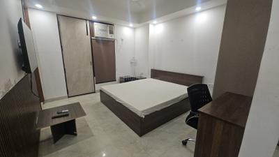 Bedroom Image of 1200 Sq.ft 1 BHK Builder Floor for rent in DLF Phase 3 Gurgaon for Rs. 25000