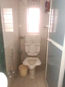 Common Bathroom Two Image of 700 Sq.ft 2 BHK Apartment / Flat for rent in Suyog Apartments, Dahisar West Mumbai for Rs. 42000