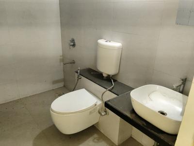 Common Bathroom Image of 1100 Sq.ft 2 BHK Apartment / Flat for sale in Godrej Green Glades, Jagatpur Ahmedabad for Rs. 5250000