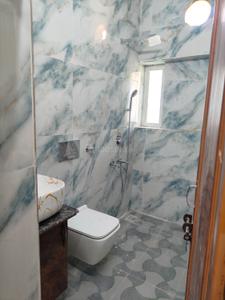 Bathroom Image of 1500 Sq.ft 3 BHK Apartment / Flat for sale in DDA Sector Pocket B C, Vasant Kunj New Delhi for Rs. 45000000