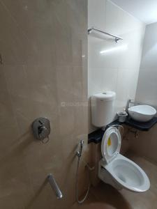 Bathroom Image of 650 Sq.ft 2 BHK Apartment / Flat for rent in Dadar East Mumbai for Rs. 58000