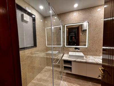 Image of 4500 Sq.ft 4.5 BHK Builder Floor for rent in Vasant Kunj, New Delhi for Rs. 250000