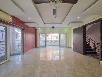 Hall Image of 1800 Sq.ft 3 BHK Apartment / Flat for sale in Rajpur Road Dehradun for Rs. 12000000