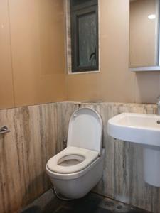 Common Bathroom Image of 320 Sq.ft 1 RK Apartment / Flat for sale in Chembur Mumbai for Rs. 6100000