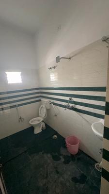 Bathroom Image of 905 Sq.ft 1 RK Builder Floor for rent in Lohar Kulli Dhanbad for Rs. 7000