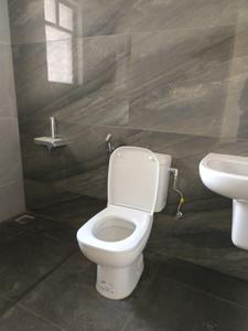 Common Bathroom Image of 975 Sq.ft 2 BHK Apartment / Flat for sale in Kumar Paradise, Magarpatta City Pune for Rs. 9500000