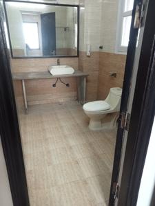 Bathroom Image of 3800 Sq.ft 3 BHK Builder Floor for rent in Sector 43 Noida for Rs. 70000