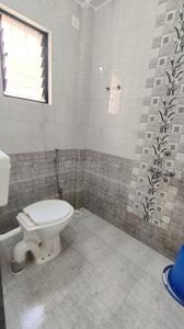 Bathroom Image of 500 Sq.ft 1 BHK Apartment / Flat for rent in Kothrud Pune for Rs. 14000