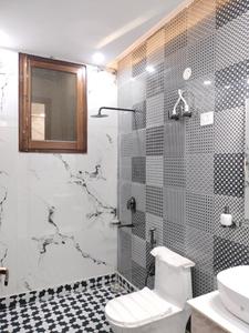 Common Bathroom Image of 2250 Sq.ft 4 BHK Builder Floor for sale in Sector 85 Faridabad for Rs. 23000000