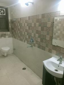 Bathroom Image of 2250 Sq.ft 3 BHK Builder Floor for rent in Omaxe North Avenue II, Omaxe City Bahadurgarh for Rs. 25000