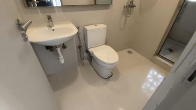 Bathroom Image of 630 Sq.ft 1 BHK Apartment / Flat for rent in Hiranandani Castalia, Hiranandani Estate Thane for Rs. 38000