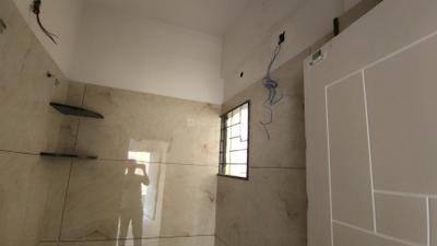 Bathroom Image of 620 Sq.ft 1 BHK Builder Floor for rent in Singasandra Bengaluru for Rs. 25000