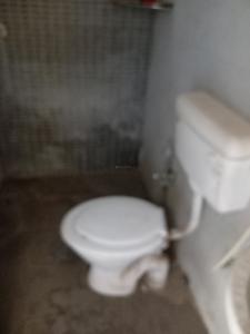 Common Bathroom Image of 4000 Sq.ft 5 BHK Villa for rent in Shree Balaji Villa, Chandkheda Ahmedabad for Rs. 51000