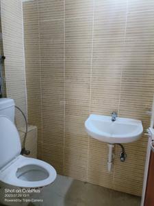 Bathroom Image of 885 Sq.ft 2 BHK Apartment / Flat for rent in DB Ozone, Mira Road East Mira Bhayandar for Rs. 25000