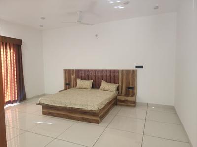 Bedroom Image of 880 Sq.ft 2 BHK Apartment / Flat for rent in Khatiwala Tank Indore for Rs. 18000