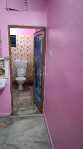 Bathroom Image of 350 Sq.ft 1 BHK Apartment / Flat for sale in Airport Gate No 2 Kolkata for Rs. 1200000