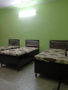 Bedroom Image of Radha Rani Girl pg  in Sector 61, Noida