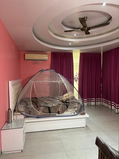 Jaypee Greens Nature View Apartment Main Image 1