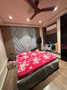 Bedroom Image of 2400 Sq.ft 4 BHK Builder Floor for rent in Anand Vihar New Delhi for Rs. 160000