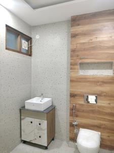 Common Bathroom Image of 1350 Sq.ft 3 BHK Builder Floor for sale in Richlook Luxury Budget Floors, Sector 89 Faridabad for Rs. 15500000