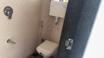 Bathroom Image of 500 Sq.ft 1 BHK Apartment / Flat for sale in Bhoomi Samarth, Goregaon East Mumbai for Rs. 10000000