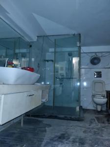 Common Bathroom Two Image of 1650 Sq.ft 3 BHK Builder Floor for rent in Janakpuri New Delhi for Rs. 50000