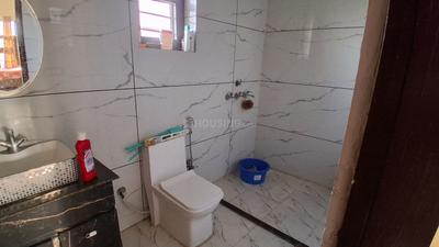Bathroom Image of 2200 Sq.ft 3 BHK Apartment / Flat for rent in Ambala Cantt Ambala for Rs. 15000