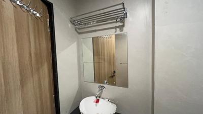 Bathroom Image of 1500 Sq.ft 1 BHK Builder Floor for rent in Scheme No 114 Indore for Rs. 21000