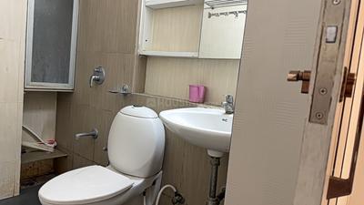 Image of 1350 Sq.ft 2.5 BHK Apartment / Flat for rent in Adani The Meadows, Shantigram, Ahmedabad for Rs. 38000