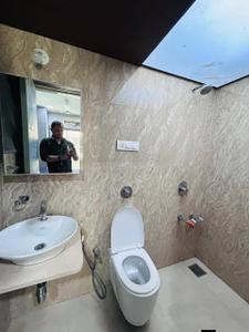 Bathroom Image of 1300 Sq.ft 2 BHK Apartment / Flat for rent in Transport Nagar Lucknow for Rs. 19000
