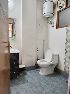 Common Bathroom Image of 1200 Sq.ft 3 BHK Builder Floor for sale in Sun Affordable Flats, Freedom Fighters Enclave New Delhi for Rs. 10000000