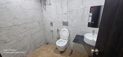 Bathroom Image of 2700 Sq.ft 4 BHK Apartment / Flat for rent in Raheja Residency, Jivan Vihar Raipur for Rs. 38000