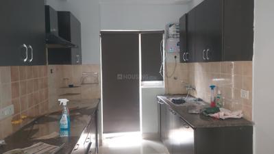 Kitchen Image of 940 Sq.ft 2 BHK Apartment / Flat for rent in Gardenia Golf City, Sector 75 Noida for Rs. 28000