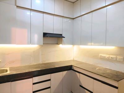 Kitchen Image of 700 Sq.ft 2 BHK Apartment / Flat for sale in Signature Global The Millennia, Sector 37C Gurgaon for Rs. 6800000