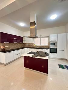 Kitchen Image of 3000 Sq.ft 3 BHK Independent House for rent in Uthandi Chennai for Rs. 100000