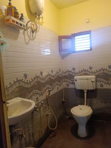 Bathroom Image of 900 Sq.ft 2 BHK Independent House for rent in Mahadevapura Bengaluru for Rs. 20000