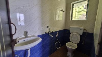 Bathroom Image of 950 Sq.ft 2 BHK Apartment / Flat for sale in Dhakuria Kolkata for Rs. 5700000