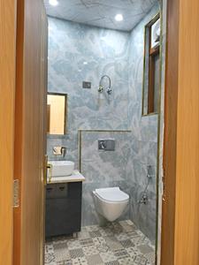 Common Bathroom Image of 1450 Sq.ft 3 BHK Builder Floor for sale in Indirapuram Ghaziabad for Rs. 13000000