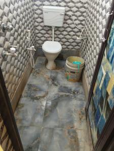 Bathroom Image of 170 Sq.ft 1 RK Apartment / Flat for rent in New Town Kolkata for Rs. 4000