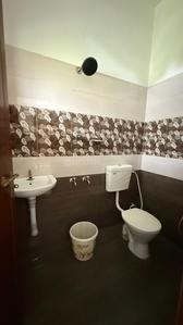 Bathroom Image of 2500 Sq.ft 5 BHK Independent House for sale in Aluva Kochi for Rs. 7200000