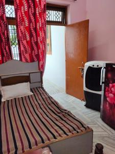 Bedroom Image of 1200 Sq.ft 1 RK Builder Floor for rent in Gomti Nagar Lucknow for Rs. 8000