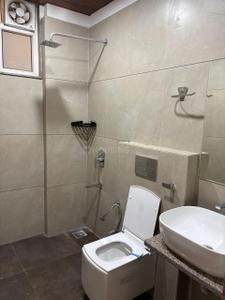 Bathroom Image of 1650 Sq.ft 4 BHK Apartment / Flat for rent in Dream Luxuria, Jatkhedi Bhopal for Rs. 49999