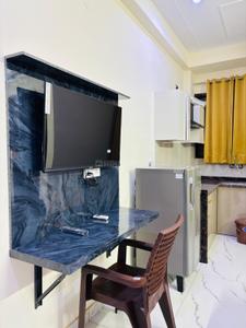 1 RK Independent Builder Floor