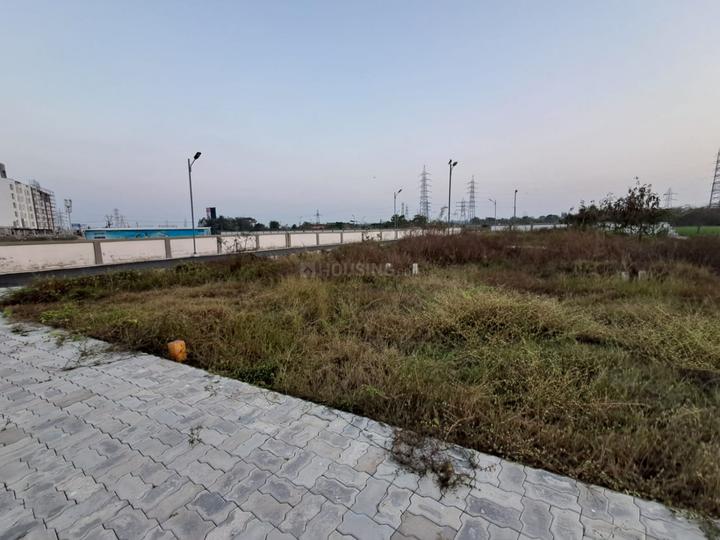 Isha Lake Front Main Image 1